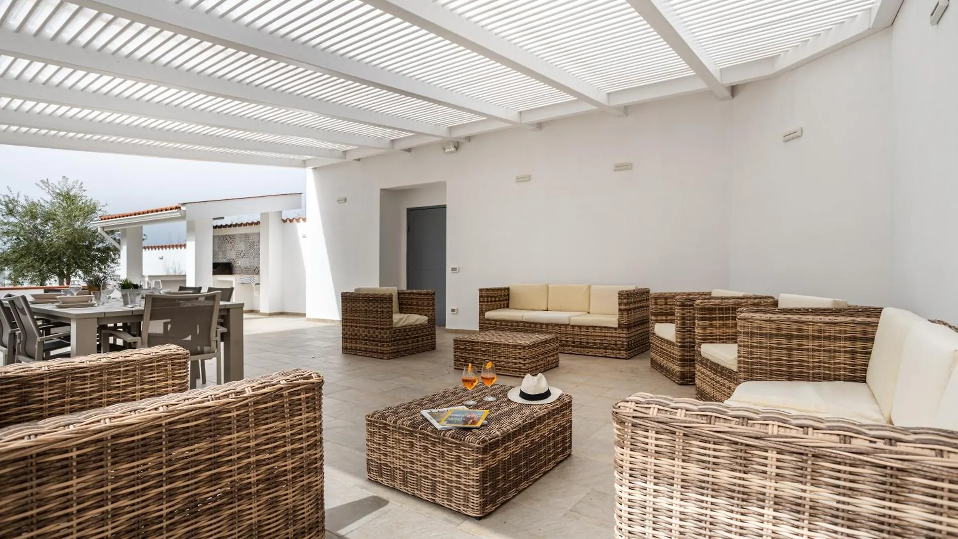 Villa Con Piscina Sul Mare A Terrasini Italy