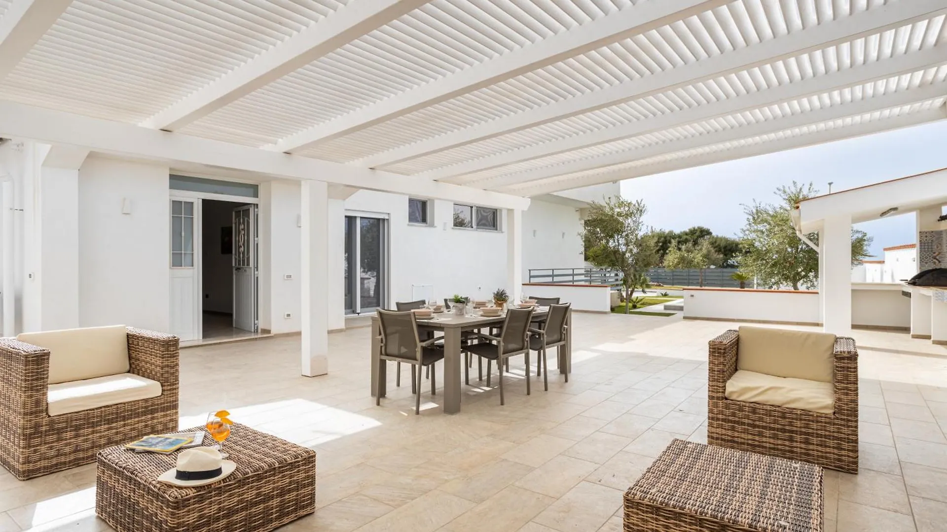 Villa Con Piscina Sul Mare A Terrasini