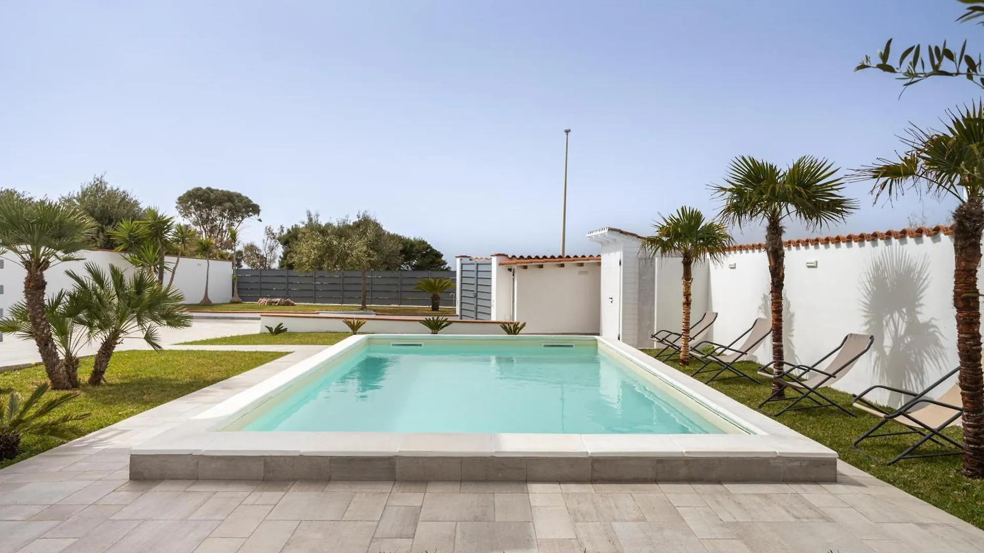 Villa Con Piscina Sul Mare A Terrasini contacts
